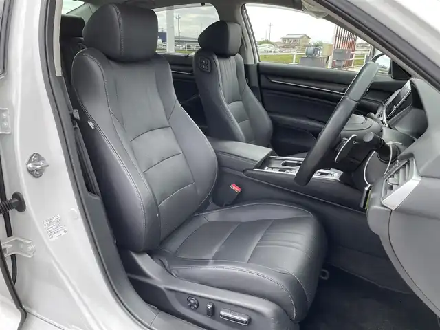 ホンダ アコード EX 佐賀県 2022(令4)年 1.8万km プラチナホワイトパール /サンルーフ//ブラックレザーシート//D・N席パワーシート//ドライビングポジションシステム//全席シートヒーター//ヘッドアップディスプレー//ワイヤレス充電//純正インターナビ//フルセグTV/USB/Bluetooth//AppleCarPlay//バックカメラ//パーキングセンサーシステム//パドルシフト//ETC//ホンダセンシング//ブラインドスポットインフォメーション//路外逸脱抑制機能//後方誤発信抑制機能//衝突軽減ブレーキ//誤発信抑制機能//取扱説明書//保証書