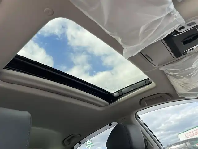 ホンダ アコード EX 佐賀県 2022(令4)年 1.8万km プラチナホワイトパール /サンルーフ//ブラックレザーシート//D・N席パワーシート//ドライビングポジションシステム//全席シートヒーター//ヘッドアップディスプレー//ワイヤレス充電//純正インターナビ//フルセグTV/USB/Bluetooth//AppleCarPlay//バックカメラ//パーキングセンサーシステム//パドルシフト//ETC//ホンダセンシング//ブラインドスポットインフォメーション//路外逸脱抑制機能//後方誤発信抑制機能//衝突軽減ブレーキ//誤発信抑制機能//取扱説明書//保証書