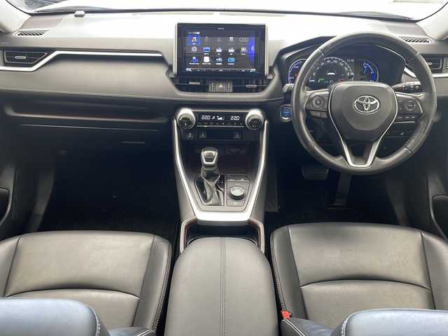 トヨタ ＲＡＶ４ ハイブリットG 沖縄県 2019(令1)年 3.8万km ホワイトパールクリスタルシャイン 禁煙車　/社外ナビ【MDV-M906HDL】/（ＡＭ／ＦＭ／ＣＤ／ＤＶＤ／ＢＴ）/フルセグＴＶ/衝突軽減装置　/横滑り防止機能/盗難防止装置/レーンキープアシスト/クルーズコントロール/バックカメラ/シートヒーター　/シートメモリー　/ステアリングヒーター　/サンルーフ　/パワーバックドア　/前後ドラレコ/ビルトインETC/純正18インチアルミホイール/プッシュスタート/スマートキー
