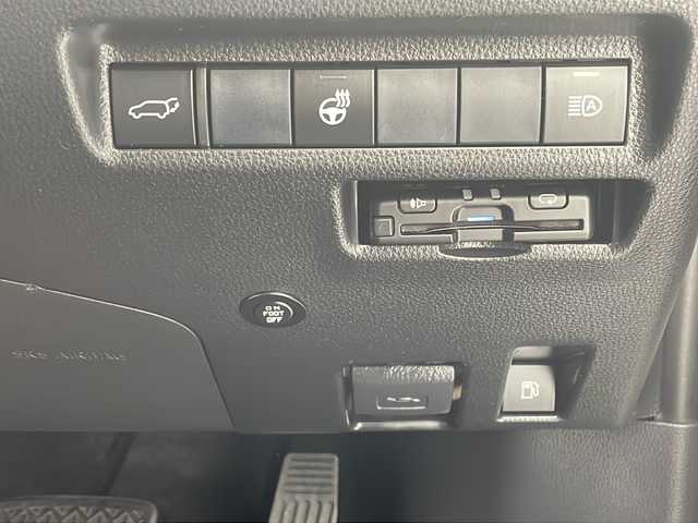 トヨタ ＲＡＶ４ ハイブリットG 沖縄県 2019(令1)年 3.8万km ホワイトパールクリスタルシャイン 禁煙車　/社外ナビ【MDV-M906HDL】/（ＡＭ／ＦＭ／ＣＤ／ＤＶＤ／ＢＴ）/フルセグＴＶ/衝突軽減装置　/横滑り防止機能/盗難防止装置/レーンキープアシスト/クルーズコントロール/バックカメラ/シートヒーター　/シートメモリー　/ステアリングヒーター　/サンルーフ　/パワーバックドア　/前後ドラレコ/ビルトインETC/純正18インチアルミホイール/プッシュスタート/スマートキー