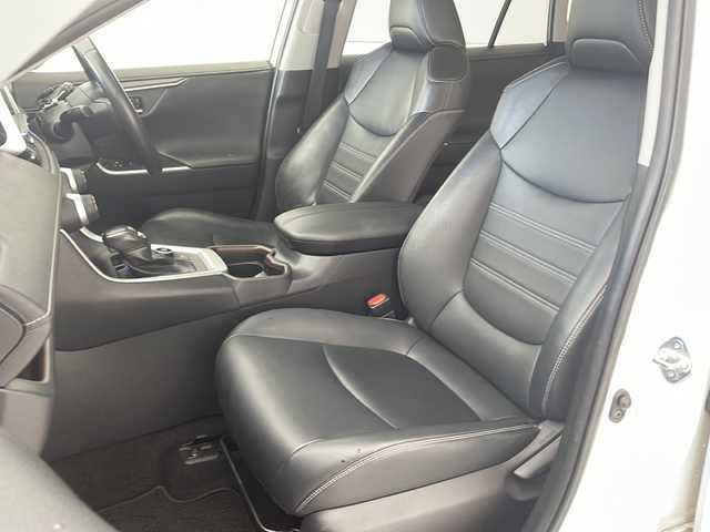 トヨタ ＲＡＶ４ ハイブリットG 沖縄県 2019(令1)年 3.8万km ホワイトパールクリスタルシャイン 禁煙車　/社外ナビ【MDV-M906HDL】/（ＡＭ／ＦＭ／ＣＤ／ＤＶＤ／ＢＴ）/フルセグＴＶ/衝突軽減装置　/横滑り防止機能/盗難防止装置/レーンキープアシスト/クルーズコントロール/バックカメラ/シートヒーター　/シートメモリー　/ステアリングヒーター　/サンルーフ　/パワーバックドア　/前後ドラレコ/ビルトインETC/純正18インチアルミホイール/プッシュスタート/スマートキー