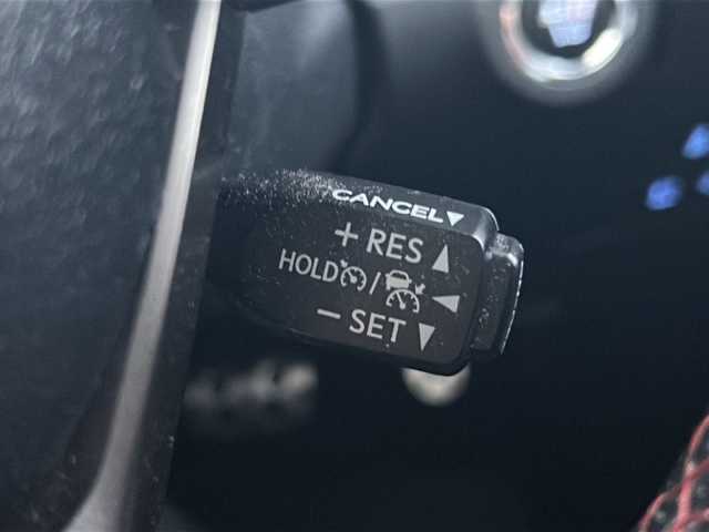 トヨタ ハイラックス Z GRスポーツ 岐阜県 2022(令4)年 6.3万km スーパーホワイトⅡ /ワンオーナー//純正8インチディスプレイオーディオ(ナビ付き)/(AM/FM/BT/USB/Mira cast)//4WD//プリクラッシュセーフティ//レーンディパーチャーアラート//レーダークルーズコントロール//ロードサインアシスト//先行車発進告知機能//GR SPORT/(専用グリル)/(専用フロントバンパー)/(専用本革巻きステアリング)/(専用シフトノブ)/(専用オプティトロンメーター)/(専用エンジンスイッチ)//360°カメラ//前方ドライブレコーダー(不良)//後方ドライブレコーダー//社外レーダー探知機//社外トランクカバー//純正マッドガード//純正ドアバイザー//純正LEDヘッドライト//純正18インチアルミホイール//スペアキー×1&エンジンスターター//ETC