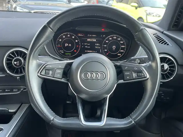 アウディ ＴＴクーペ 2．0 TFSI 静岡県 2015(平27)年 5.7万km ブリリアントレッド バーチャルコックピット/MMIナビ/(Bluetooth/AUX/USB/フルセグ)/デラックスオートマチックエアコンディショナー/ドライブセレクト/パーキングアシスト/本革巻き3スポークスポーツステアリングホイール/リヤスポイラー/スポーツシート/フューエルキャップ/LEDヘッドライト/ETC/純正17インチアルミホイール/純正フロアマット/スマートキー