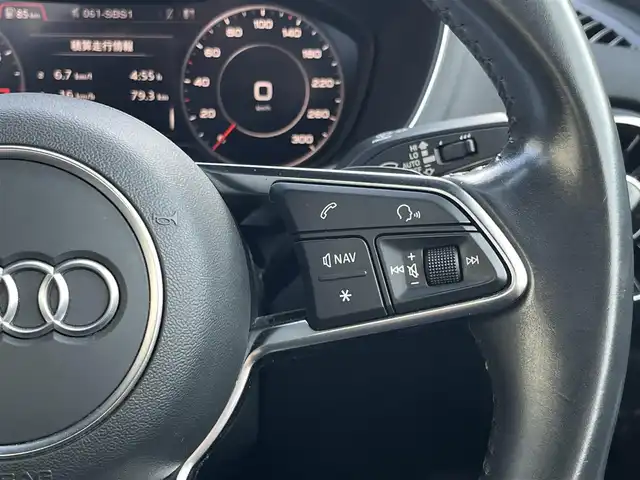 アウディ ＴＴクーペ 2．0 TFSI 静岡県 2015(平27)年 5.7万km ブリリアントレッド バーチャルコックピット/MMIナビ/(Bluetooth/AUX/USB/フルセグ)/デラックスオートマチックエアコンディショナー/ドライブセレクト/パーキングアシスト/本革巻き3スポークスポーツステアリングホイール/リヤスポイラー/スポーツシート/フューエルキャップ/LEDヘッドライト/ETC/純正17インチアルミホイール/純正フロアマット/スマートキー