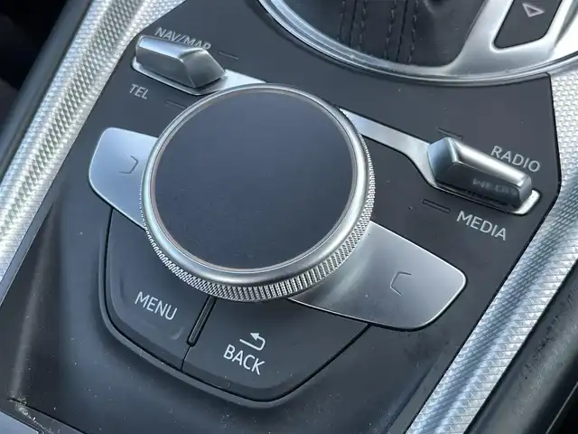 アウディ ＴＴクーペ 2．0 TFSI 静岡県 2015(平27)年 5.7万km ブリリアントレッド バーチャルコックピット/MMIナビ/(Bluetooth/AUX/USB/フルセグ)/デラックスオートマチックエアコンディショナー/ドライブセレクト/パーキングアシスト/本革巻き3スポークスポーツステアリングホイール/リヤスポイラー/スポーツシート/フューエルキャップ/LEDヘッドライト/ETC/純正17インチアルミホイール/純正フロアマット/スマートキー