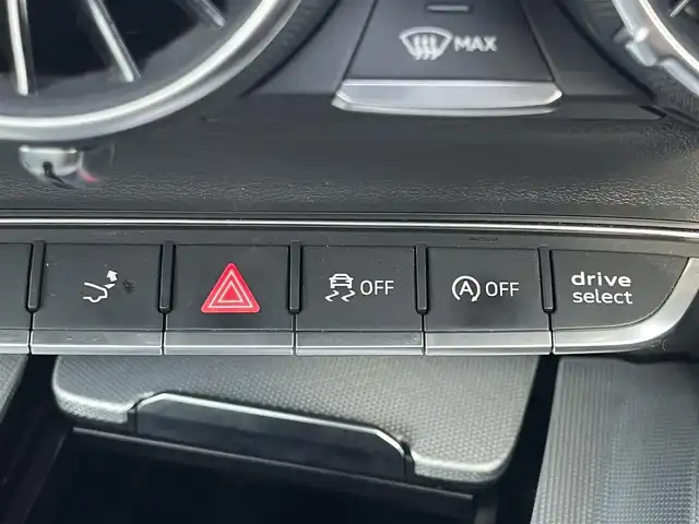 アウディ ＴＴクーペ 2．0 TFSI 静岡県 2015(平27)年 5.7万km ブリリアントレッド バーチャルコックピット/MMIナビ/(Bluetooth/AUX/USB/フルセグ)/デラックスオートマチックエアコンディショナー/ドライブセレクト/パーキングアシスト/本革巻き3スポークスポーツステアリングホイール/リヤスポイラー/スポーツシート/フューエルキャップ/LEDヘッドライト/ETC/純正17インチアルミホイール/純正フロアマット/スマートキー