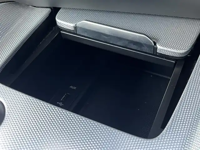 アウディ ＴＴクーペ 2．0 TFSI 静岡県 2015(平27)年 5.7万km ブリリアントレッド バーチャルコックピット/MMIナビ/(Bluetooth/AUX/USB/フルセグ)/デラックスオートマチックエアコンディショナー/ドライブセレクト/パーキングアシスト/本革巻き3スポークスポーツステアリングホイール/リヤスポイラー/スポーツシート/フューエルキャップ/LEDヘッドライト/ETC/純正17インチアルミホイール/純正フロアマット/スマートキー