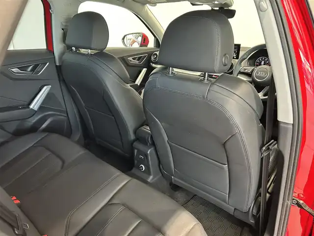 アウディ Ｑ２ 1．0 TFSI スポーツ 愛知県 2019(令1)年 1.5万km 赤 アダプティブクルーズコントロール/Audiプレセンス/Audiサイドアシスト/Audiアクティブレーンアシスト/Audi/パワーバックドア/ドライブレコーダー/ETC/純正ナビ・フルセグTV