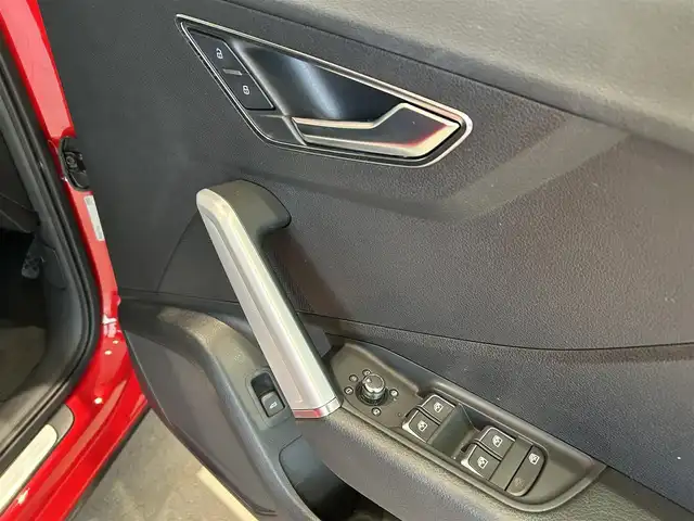 アウディ Ｑ２ 1．0 TFSI スポーツ 愛知県 2019(令1)年 1.5万km 赤 アダプティブクルーズコントロール/Audiプレセンス/Audiサイドアシスト/Audiアクティブレーンアシスト/Audi/パワーバックドア/ドライブレコーダー/ETC/純正ナビ・フルセグTV