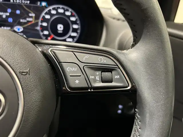 アウディ Ｑ２ 1．0 TFSI スポーツ 愛知県 2019(令1)年 1.5万km 赤 アダプティブクルーズコントロール/Audiプレセンス/Audiサイドアシスト/Audiアクティブレーンアシスト/Audi/パワーバックドア/ドライブレコーダー/ETC/純正ナビ・フルセグTV