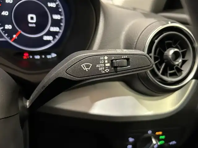 アウディ Ｑ２ 1．0 TFSI スポーツ 愛知県 2019(令1)年 1.5万km 赤 アダプティブクルーズコントロール/Audiプレセンス/Audiサイドアシスト/Audiアクティブレーンアシスト/Audi/パワーバックドア/ドライブレコーダー/ETC/純正ナビ・フルセグTV