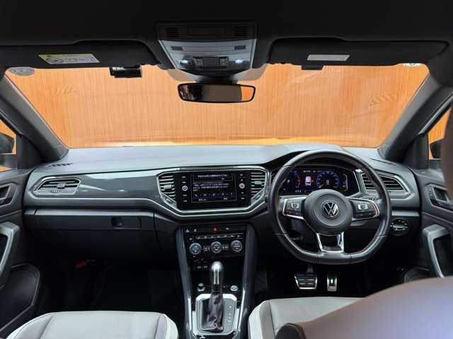 フォルクスワーゲン Ｔ－ロック TDI スポーツ 千葉県 2021(令3)年 3.2万km ピュアホワイト ACC　/純正ナビ　/バックカメラ/コンビレザーシート　/シートヒーター/コーナーセンサー　/電動リアゲート　/デジタルメーター　/LEDヘッドライト　/オートライト　/パドルシフト　/ETC　/アイドリングストップ