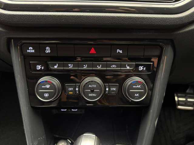 フォルクスワーゲン Ｔ－ロック TDI スポーツ 千葉県 2021(令3)年 3.2万km ピュアホワイト ACC　/純正ナビ　/バックカメラ/コンビレザーシート　/シートヒーター/コーナーセンサー　/電動リアゲート　/デジタルメーター　/LEDヘッドライト　/オートライト　/パドルシフト　/ETC　/アイドリングストップ