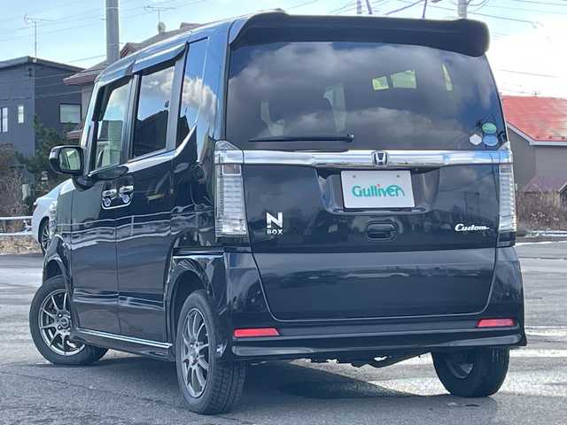 ホンダ Ｎ ＢＯＸ カスタム G Lパッケージ 道央・札幌 2016(平28)年 8.4万km スマートブラック ４ＷＤ/社外ナビ/【ＣＤ／ＤＶＤ／ＢＴ／フルセグＴＶ／iＰｏｄ／ＵＳＢ】/バックカメラ/前席シートヒーター/ＨＩＤ/フォグランプ/オートライト/片側パワースライドドア/ステアリングスイッチ/ＥＴＣ/電動格納ミラー/ドアミラーヒーター/社外エンジンスターター/社外ＡＷ付夏タイヤ積み込み