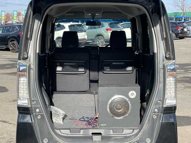 ホンダ Ｎ ＢＯＸ カスタム G Lパッケージ 道央・札幌 2016(平28)年 8.4万km スマートブラック ４ＷＤ/社外ナビ/【ＣＤ／ＤＶＤ／ＢＴ／フルセグＴＶ／iＰｏｄ／ＵＳＢ】/バックカメラ/前席シートヒーター/ＨＩＤ/フォグランプ/オートライト/片側パワースライドドア/ステアリングスイッチ/ＥＴＣ/電動格納ミラー/ドアミラーヒーター/社外エンジンスターター/社外ＡＷ付夏タイヤ積み込み