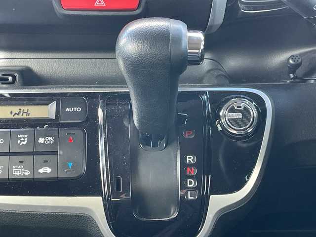 ホンダ Ｎ ＢＯＸ カスタム G Lパッケージ 道央・札幌 2016(平28)年 8.4万km スマートブラック ４ＷＤ/社外ナビ/【ＣＤ／ＤＶＤ／ＢＴ／フルセグＴＶ／iＰｏｄ／ＵＳＢ】/バックカメラ/前席シートヒーター/ＨＩＤ/フォグランプ/オートライト/片側パワースライドドア/ステアリングスイッチ/ＥＴＣ/電動格納ミラー/ドアミラーヒーター/社外エンジンスターター/社外ＡＷ付夏タイヤ積み込み