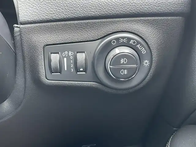 クライスラー・ジープ ジープ コンパス Sモデル 東京都 2021(令3)年 4万km 黒 ４ＷＤ/純正ナビ／ＤＴＶ/Ｂカメラ/黒革シート/シートヒーター/ＥＴＣ/前後ドライブレコーダー/衝突軽減ブレーキ/ＡＣＣ/ＢＳＭ/レーンキープ/パーキングセンサー/ＵＳＢ/ＡＵＸ/ＢＴオーディオ