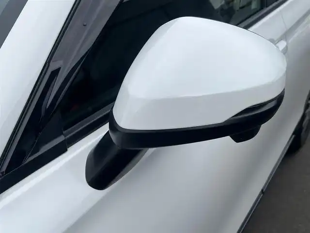 ホンダ ヴェゼル ハイブリッド e:HEV Z 秋田県 2021(令3)年 3.7万km プラチナホワイトパール ４WD/衝突軽減システム/LEDヘッドライト/社外１８インチアルミ（冬タイヤ装着）/スマートキー/アイドリングストップ/プッシュスタート/コーナーセンサー/クルーズコントロール追従走行あり/ダウンヒルアシストコントロール/オートマチックハイビーム/レーンキープアシスト/ブラインドスポットモニター/ステアリングスイッチ/ステアリングヒーター/パドルシフト/前席シートヒーター/ビルトインETC/ドライブレコーダー/電動リアゲート/電動パーキングブレーキ/オートブレーキホールド機能/社外フロアマット/社外ドアバイザー/オートライト/オートエアコン/パワーステアリング/パワーウィンドウ/横滑り防止/盗難防止装置/寒冷地仕様/電動格納ウィンカーミラー