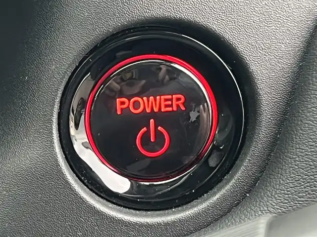 ホンダ ヴェゼル ハイブリッド e:HEV Z 秋田県 2021(令3)年 3.7万km プラチナホワイトパール ４WD/衝突軽減システム/LEDヘッドライト/社外１８インチアルミ（冬タイヤ装着）/スマートキー/アイドリングストップ/プッシュスタート/コーナーセンサー/クルーズコントロール追従走行あり/ダウンヒルアシストコントロール/オートマチックハイビーム/レーンキープアシスト/ブラインドスポットモニター/ステアリングスイッチ/ステアリングヒーター/パドルシフト/前席シートヒーター/ビルトインETC/ドライブレコーダー/電動リアゲート/電動パーキングブレーキ/オートブレーキホールド機能/社外フロアマット/社外ドアバイザー/オートライト/オートエアコン/パワーステアリング/パワーウィンドウ/横滑り防止/盗難防止装置/寒冷地仕様/電動格納ウィンカーミラー