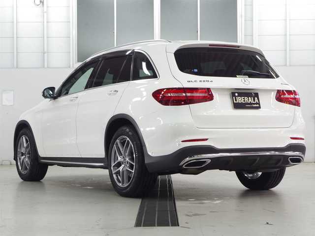 メルセデス・ベンツ ＧＬＣ２２０ d 4マチックスポーツ 本革 兵庫県 2017(平29)年 4.5万km ポーラホワイト 黒革/パノラマSR/純ナビTV/ヘッドアップD/オートテールゲート/シートヒーター　/アンビエントライト　/純19インチアルミ/フルセグTV　/ETC　/電動シート　/360度カメラ　/レーンキープアシスト　/ブラインドスポットモニター　/クルコン