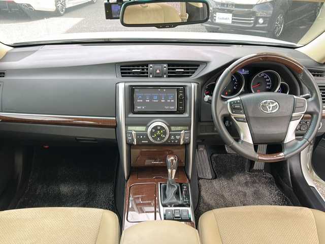 トヨタ マークＸ PREMIUM 神奈川県 2016(平28)年 4.4万km ホワイトパールクリスタルシャイン ワンオーナー/純正ディーラーナビ(CD/DVD/SD/BT/フルセグTV)/バックカメラ/プッシュスタート/クルーズコントロール/横滑り防止装置/ハーフレザーシート/D/N席シートヒーター/D/N席パワーシート/ビルトインETC/前後ドライブレコーダー/コーナーポール/リアサンシェード/オートライト/フォグランプ/純正フロアマット/純正ドアバイザー/ISOFIX/スペアキー×1/保証書/取扱説明書