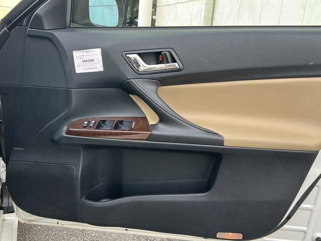 トヨタ マークＸ PREMIUM 神奈川県 2016(平28)年 4.4万km ホワイトパールクリスタルシャイン ワンオーナー/純正ディーラーナビ(CD/DVD/SD/BT/フルセグTV)/バックカメラ/プッシュスタート/クルーズコントロール/横滑り防止装置/ハーフレザーシート/D/N席シートヒーター/D/N席パワーシート/ビルトインETC/前後ドライブレコーダー/コーナーポール/リアサンシェード/オートライト/フォグランプ/純正フロアマット/純正ドアバイザー/ISOFIX/スペアキー×1/保証書/取扱説明書