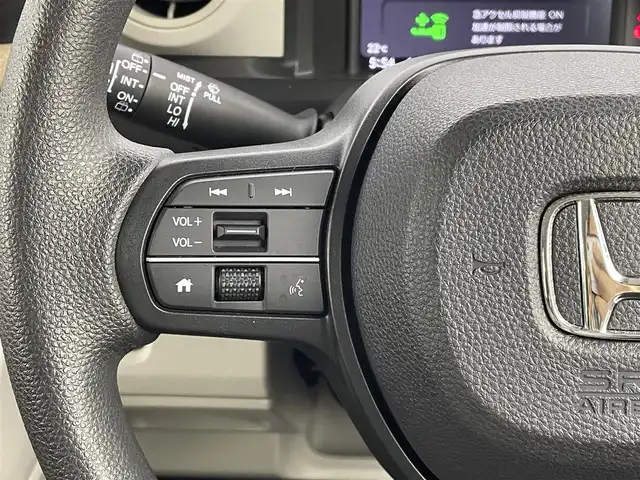ホンダ Ｎ ＢＯＸ 大分県 2024(令6)年 0.3万km ルナシルバーM ワンオーナー/8インチディスプレイオーディオ/  (VX-240ZFE)/バックカメラ/ステアリングスイッチ/ホンダセンシング/パーキングセンサーシステム/コムテック前後ドライブレコーダー(ZDR035)/左パワースライドドア/右イージークローザー/LEDヘッドライト/オートライト/サンシェードルーフコンソール/シートヒーター(運転席/助手席)/後席ロールサンシェード/チップアップ機能付スライドリヤシート/コルクカラーインパネトレイ/スマートキー×2本/取説&保証書有り