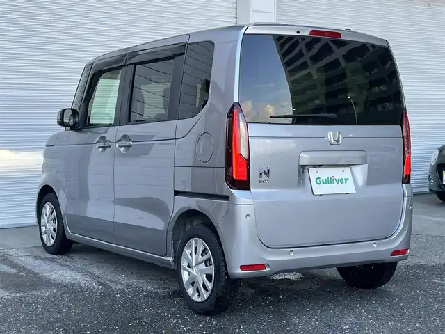 ホンダ Ｎ ＢＯＸ 高知県 2024(令6)年 0.3万km ルナシルバーM ワンオーナー/純正ディスプレイオーディオ/　Bluetooth/AppleCarPlay/AndroidAuto/バックカメラ/ステアリングスイッチ/ホンダセンシング/パーキングセンサーシステム/前後ドライブレコーダー/左パワースライドドア/右イージークローザー/LEDヘッドライト/オートライト/後席ロールサンシェード/チップアップ機能付スライドリヤシート/プッシュスタート/スマートキー/アイドリングストップ/オートライト/オートマチックハイビーム/取扱説明書/保証書/盗難防止装置