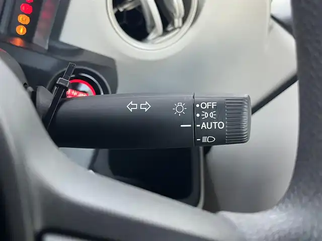 ホンダ Ｎ ＢＯＸ 高知県 2024(令6)年 0.3万km ルナシルバーM ワンオーナー/純正ディスプレイオーディオ/　Bluetooth/AppleCarPlay/AndroidAuto/バックカメラ/ステアリングスイッチ/ホンダセンシング/パーキングセンサーシステム/前後ドライブレコーダー/左パワースライドドア/右イージークローザー/LEDヘッドライト/オートライト/後席ロールサンシェード/チップアップ機能付スライドリヤシート/プッシュスタート/スマートキー/アイドリングストップ/オートライト/オートマチックハイビーム/取扱説明書/保証書/盗難防止装置
