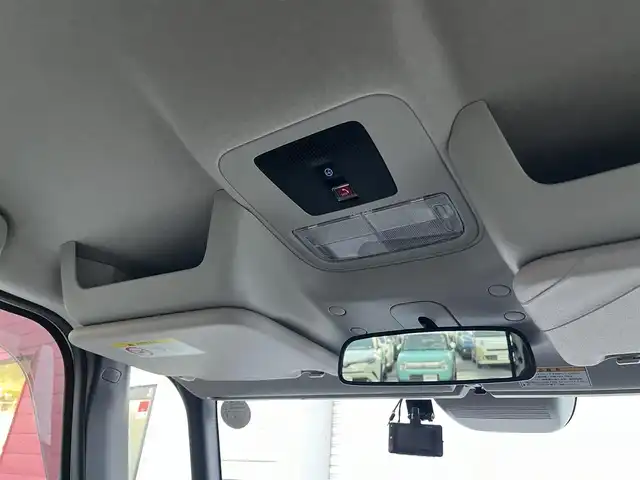 ホンダ Ｎ ＢＯＸ 高知県 2024(令6)年 0.3万km ルナシルバーM ワンオーナー/純正ディスプレイオーディオ/　Bluetooth/AppleCarPlay/AndroidAuto/バックカメラ/ステアリングスイッチ/ホンダセンシング/パーキングセンサーシステム/前後ドライブレコーダー/左パワースライドドア/右イージークローザー/LEDヘッドライト/オートライト/後席ロールサンシェード/チップアップ機能付スライドリヤシート/プッシュスタート/スマートキー/アイドリングストップ/オートライト/オートマチックハイビーム/取扱説明書/保証書/盗難防止装置
