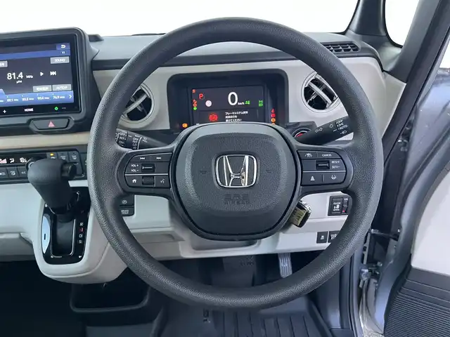 ホンダ Ｎ ＢＯＸ 高知県 2024(令6)年 0.3万km ルナシルバーM ワンオーナー/純正ディスプレイオーディオ/　Bluetooth/AppleCarPlay/AndroidAuto/バックカメラ/ステアリングスイッチ/ホンダセンシング/パーキングセンサーシステム/前後ドライブレコーダー/左パワースライドドア/右イージークローザー/LEDヘッドライト/オートライト/後席ロールサンシェード/チップアップ機能付スライドリヤシート/プッシュスタート/スマートキー/アイドリングストップ/オートライト/オートマチックハイビーム/取扱説明書/保証書/盗難防止装置