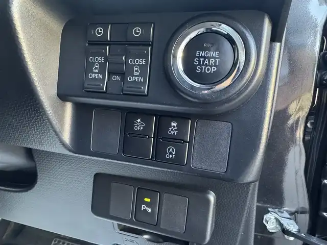 トヨタ ルーミー カスタムG 千葉県 2021(令3)年 3.7万km ブラックマイカメタリック 9インチ純正ディスプレイオーディオ/・ラジオ/・フルセグTV/・Bluetooth/・USB/・Apple Car Play/・Android Auto/主要装備/・クルーズコントロール/・コーナーセンサー/・両側パワースライドドア/・スマートアシスト/・ＬＥＤヘッドライト/・横滑り防止装置/・アイドリングストップ/・オートライト/・オートハイビーム/・純正アルミホイール