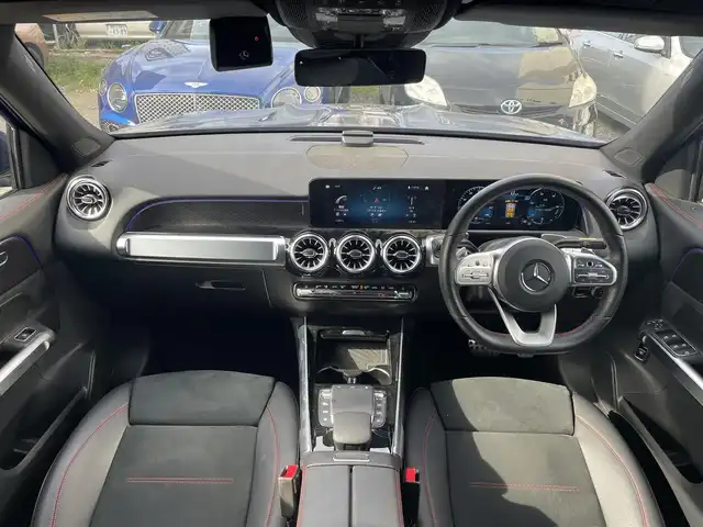 メルセデス・ベンツ Ｍ・ベンツ ＧＬＢ２００ｄ 4マチック AMGライン 東京都 2021(令3)年 1.4万km 青 4WD/ターボ/純正HDDナビ/ (フルセグTV/Bluetooth/USB)/全方位カメラ/ビルトインETC2.0/前後純正ドライブレコーダー/ハーフレザーシート/前席メモリ機能付きパワーシート/前席シートヒーター/パワーバックドア【フットトランクオープナー】/レーダーセーフティーパッケージ/・アクティブディスタンスアシストディストロニック(全自動再発進機能付)/・アクティブステアリングアシスト/・アクティブレーンチェンジングアシスト/・アクティブブレーキアシスト(歩行者/飛び出し検知機能付)/・PRE-SAFE/・緊急回避補助システム/・渋滞時緊急ブレーキ機能/・アクティブブラインドスポットアシスト/・アクティブレーンキーピングアシスト/・リアCPA(被害軽減ブレーキ付後方衝突警告システム)/・トラフィックサインアシスト/オートマチックハイビーム/ダウンヒルアシストコントロール/横滑り防止装置/純正19インチアルミホイール/スマートキー/純正LEDヘッドライト/パドルシフト/カーテンエアバック/スペアキー1本/保証書/取扱説明書