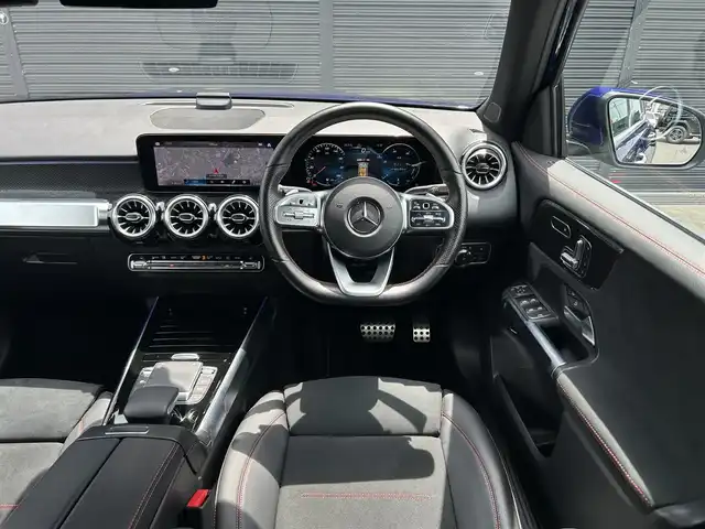 メルセデス・ベンツ Ｍ・ベンツ ＧＬＢ２００ｄ 4マチック AMGライン 茨城県 2021(令3)年 1.4万km 青 4WD/ターボ/純正HDDナビ/ (フルセグTV/Bluetooth/USB)/全方位カメラ/ビルトインETC2.0/前後純正ドライブレコーダー/ハーフレザーシート/前席メモリ機能付きパワーシート/前席シートヒーター/パワーバックドア【フットトランクオープナー】/レーダーセーフティーパッケージ/・アクティブディスタンスアシストディストロニック(全自動再発進機能付)/・アクティブステアリングアシスト/・アクティブレーンチェンジングアシスト/・アクティブブレーキアシスト(歩行者/飛び出し検知機能付)/・PRE-SAFE/・緊急回避補助システム/・渋滞時緊急ブレーキ機能/・アクティブブラインドスポットアシスト/・アクティブレーンキーピングアシスト/・リアCPA(被害軽減ブレーキ付後方衝突警告システム)/・トラフィックサインアシスト/オートマチックハイビーム/ダウンヒルアシストコントロール/横滑り防止装置/純正19インチアルミホイール/スマートキー/純正LEDヘッドライト/パドルシフト/カーテンエアバック/スペアキー1本/保証書/取扱説明書