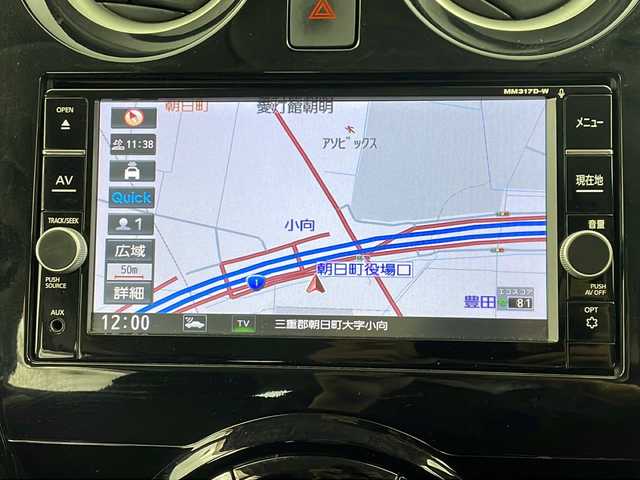 日産 ノート e－パワー X 三重県 2018(平30)年 5.8万km ブリリアントシルバー 禁煙車　/純正7インチSDナビ/エマージェンシーブレーキ/衝突軽減ブレーキ　/レーンキープアシスト　/アラウンドビューモニター　/インテリジェントスマートルームミラー　/純正前方ドライブレコーダー　/前後コーナーセンサー　/ＥＴＣ/スマートキー/プッシュスタート/ステアリングスイッチ
