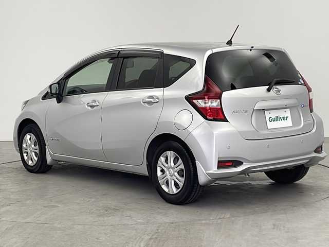 日産 ノート e－パワー X 三重県 2018(平30)年 5.8万km ブリリアントシルバー 禁煙車　/純正7インチSDナビ/エマージェンシーブレーキ/衝突軽減ブレーキ　/レーンキープアシスト　/アラウンドビューモニター　/インテリジェントスマートルームミラー　/純正前方ドライブレコーダー　/前後コーナーセンサー　/ＥＴＣ/スマートキー/プッシュスタート/ステアリングスイッチ