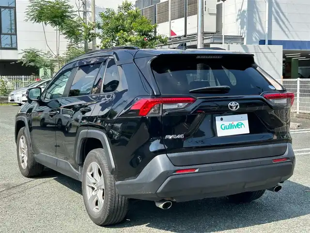 トヨタ ＲＡＶ４ X 熊本県 2020(令2)年 8.5万km アティチュードブラックマイカ 衝突軽減ブレーキ/レーンキープアシスト/プッシュスタート/社外ナビ/（CD・DVD・フルセグTV・BTオーディオ・SD）/バックカメラ/ETC/ドライブレコーダー/純正17インチAW/レーダークルーズ/LEDヘッドライト/オートライト/ルーフレール/前後コーナーセンサー/横滑り防止装置/ウィンカーミラー/フロアマット/ドアバイザー/新車保証書/取扱説明書/スマートスペアキー×1本