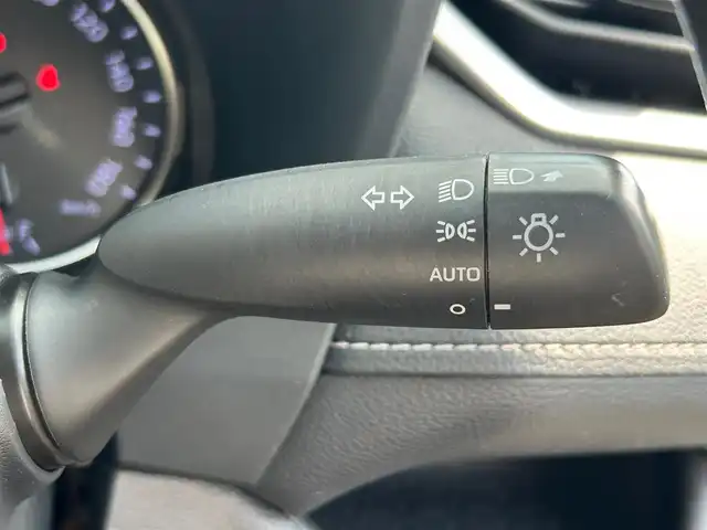 トヨタ ＲＡＶ４ X 熊本県 2020(令2)年 8.5万km アティチュードブラックマイカ 衝突軽減ブレーキ/レーンキープアシスト/プッシュスタート/社外ナビ/（CD・DVD・フルセグTV・BTオーディオ・SD）/バックカメラ/ETC/ドライブレコーダー/純正17インチAW/レーダークルーズ/LEDヘッドライト/オートライト/ルーフレール/前後コーナーセンサー/横滑り防止装置/ウィンカーミラー/フロアマット/ドアバイザー/新車保証書/取扱説明書/スマートスペアキー×1本