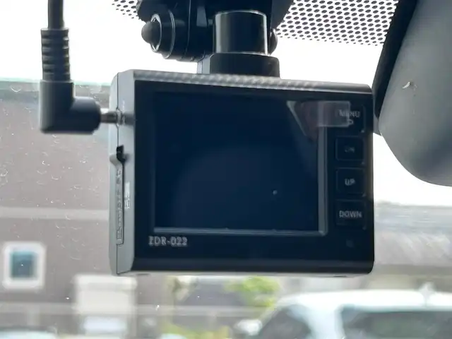 トヨタ ＲＡＶ４ X 熊本県 2020(令2)年 8.5万km アティチュードブラックマイカ 衝突軽減ブレーキ/レーンキープアシスト/プッシュスタート/社外ナビ/（CD・DVD・フルセグTV・BTオーディオ・SD）/バックカメラ/ETC/ドライブレコーダー/純正17インチAW/レーダークルーズ/LEDヘッドライト/オートライト/ルーフレール/前後コーナーセンサー/横滑り防止装置/ウィンカーミラー/フロアマット/ドアバイザー/新車保証書/取扱説明書/スマートスペアキー×1本