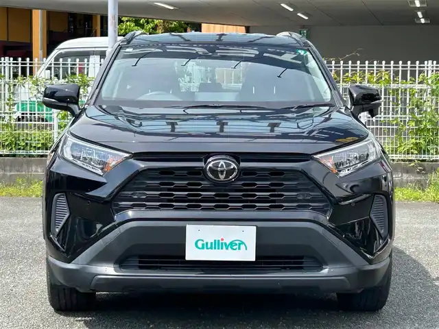 トヨタ ＲＡＶ４ X 熊本県 2020(令2)年 8.5万km アティチュードブラックマイカ 衝突軽減ブレーキ/レーンキープアシスト/プッシュスタート/社外ナビ/（CD・DVD・フルセグTV・BTオーディオ・SD）/バックカメラ/ETC/ドライブレコーダー/純正17インチAW/レーダークルーズ/LEDヘッドライト/オートライト/ルーフレール/前後コーナーセンサー/横滑り防止装置/ウィンカーミラー/フロアマット/ドアバイザー/新車保証書/取扱説明書/スマートスペアキー×1本