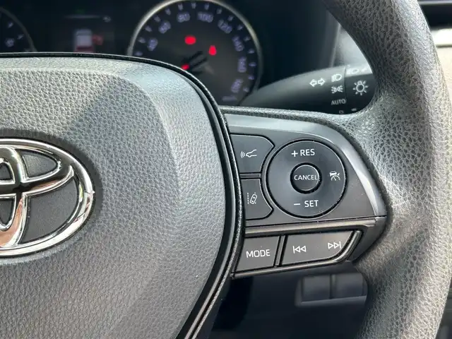 トヨタ ＲＡＶ４ X 熊本県 2020(令2)年 8.5万km アティチュードブラックマイカ 衝突軽減ブレーキ/レーンキープアシスト/プッシュスタート/社外ナビ/（CD・DVD・フルセグTV・BTオーディオ・SD）/バックカメラ/ETC/ドライブレコーダー/純正17インチAW/レーダークルーズ/LEDヘッドライト/オートライト/ルーフレール/前後コーナーセンサー/横滑り防止装置/ウィンカーミラー/フロアマット/ドアバイザー/新車保証書/取扱説明書/スマートスペアキー×1本
