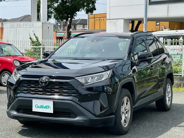 トヨタ ＲＡＶ４ X 熊本県 2020(令2)年 8.5万km アティチュードブラックマイカ 衝突軽減ブレーキ/レーンキープアシスト/プッシュスタート/社外ナビ/（CD・DVD・フルセグTV・BTオーディオ・SD）/バックカメラ/ETC/ドライブレコーダー/純正17インチAW/レーダークルーズ/LEDヘッドライト/オートライト/ルーフレール/前後コーナーセンサー/横滑り防止装置/ウィンカーミラー/フロアマット/ドアバイザー/新車保証書/取扱説明書/スマートスペアキー×1本