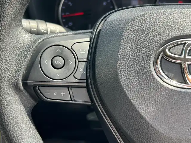 トヨタ ＲＡＶ４ X 熊本県 2020(令2)年 8.5万km アティチュードブラックマイカ 衝突軽減ブレーキ/レーンキープアシスト/プッシュスタート/社外ナビ/（CD・DVD・フルセグTV・BTオーディオ・SD）/バックカメラ/ETC/ドライブレコーダー/純正17インチAW/レーダークルーズ/LEDヘッドライト/オートライト/ルーフレール/前後コーナーセンサー/横滑り防止装置/ウィンカーミラー/フロアマット/ドアバイザー/新車保証書/取扱説明書/スマートスペアキー×1本