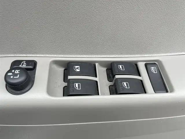 ダイハツ ムーヴ コンテ Lリミテッド 静岡県 2009(平21)年 0.8万km パールホワイトⅢ 登録時7378キロ/社外パナソニックオーディオ/・CD/AUX/AM/FM/D席パワーシート/ドアバイザー/電動格納ミラー/ウインカーミラー/社外フロアマット/取扱説明書/新車保証書