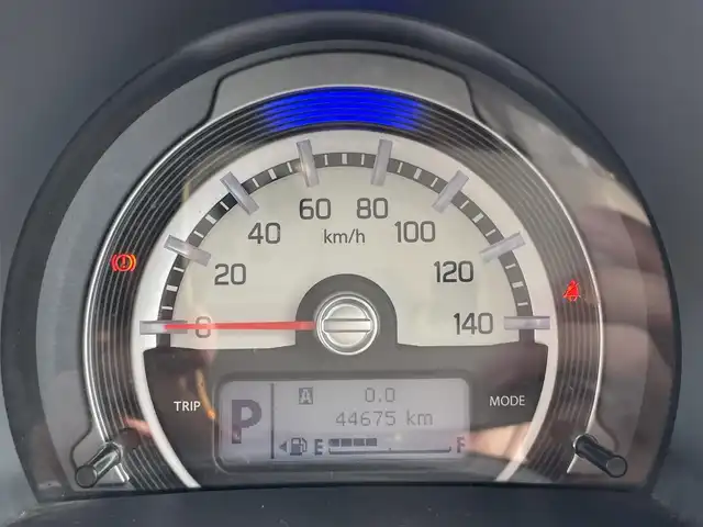 スズキ ハスラー J 福岡県 2019(令1)年 4.5万km ピュアホワイトパール/ブラック2トーン スズキセーフティサポート/横滑り防止/盗難防止/レーンキープ/エアバッグ/SDナビ/BT/フルセグTV/SDミュージック/CDチェンジャー/純正アルミホイール/社外フロアマット/プッシュスタート/スマートキー/オートライト/LEDヘッド/スペアキー/USB/シートヒーター/ベンチシート/フルフラット