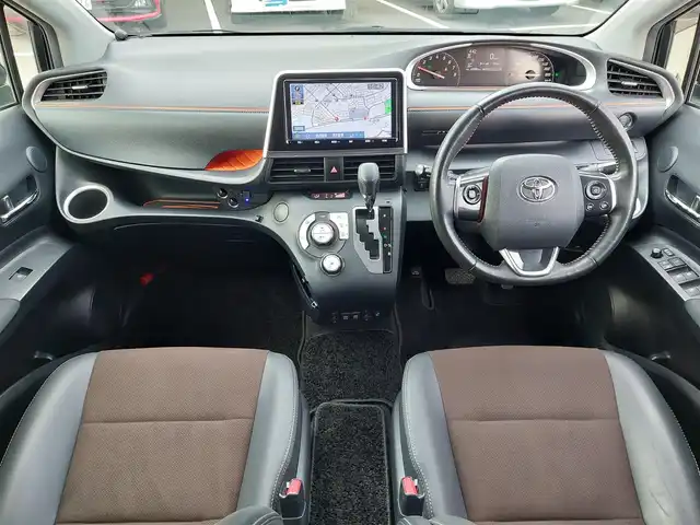 トヨタ シエンタ G クエロ 東京都 2020(令2)年 4.4万km ブラックマイカ モデリスタエアロ/純正15インチアルミホイール/純正9インチナビ〈NSZT-Y68T〉/・Bluetooth/・フルセグTV/・DVD/CD/パノラミックビューモニター/純正フリップダウンモニター/ETC2.0/ドライブレコーダー/プリクラッシュセーフティ/レーンディパーチャーアラート/オートマチックハイビーム/フロントシートヒーター/ステアリングアシスト/スマートキー/スペアキー/エンジンプッシュスタート
