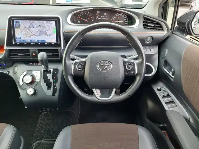 トヨタ シエンタ G クエロ 東京都 2020(令2)年 4.4万km ブラックマイカ モデリスタエアロ/純正15インチアルミホイール/純正9インチナビ〈NSZT-Y68T〉/・Bluetooth/・フルセグTV/・DVD/CD/パノラミックビューモニター/純正フリップダウンモニター/ETC2.0/ドライブレコーダー/プリクラッシュセーフティ/レーンディパーチャーアラート/オートマチックハイビーム/フロントシートヒーター/ステアリングアシスト/スマートキー/スペアキー/エンジンプッシュスタート