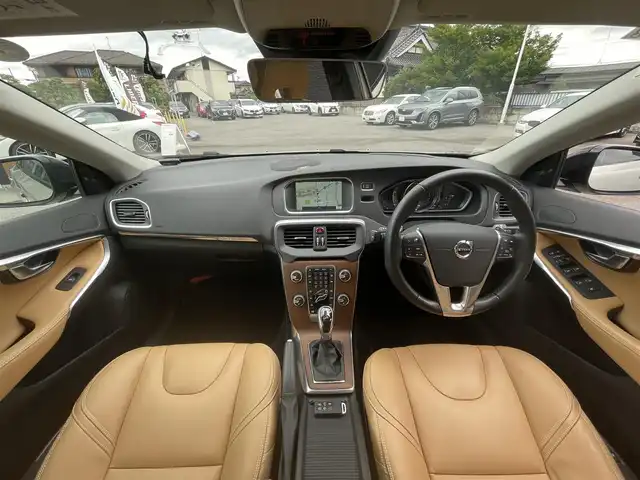 ボルボ Ｖ４０ クロスカントリー D4 サマム 栃木県 2016(平28)年 5.3万km ルミナスサンドメタリック 冬タイヤAW付き積込/茶革シート/パワーシート /シートヒーター /ナビ/バックカメラ/ETC/スマートキー/LEDヘッドライト/オートライト/レーンキープアシスト/ブラインドスポット /リアソナー /ACC