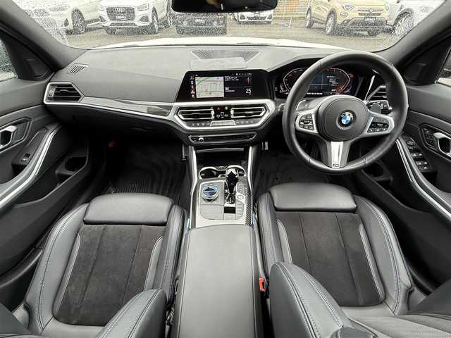 ＢＭＷ ３２０ｄ xDrive ツーリング Mスポーツ 静岡県 2020(令2)年 4.9万km アルピンホワイトⅢ アダプティブクルーズコントロール/コンフォートパッケージ/・オートマチック・トランク・リッド・オペレーション/・ストレージ・パッケージ/・HiFiスピーカー・システム（205W、10スピーカー）/オプション19インチアルミホイール/純正ナビ/（Bluetooth/USB）/ハーフレザーシート/バックカメラ/ドライビングアシストプロ/ハンズオフ機能/パワーシート/シートヒーター/前後ドライブレコーダー/ETC2/0