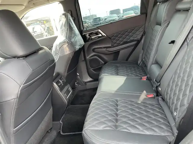 三菱 アウトランダー ＰＨＥＶ G 石川県 2022(令4)年 6.5万km ホワイトダイヤモンド 4WD/ワンオーナー/純正ナビ/フルセグTV/マイパイロット/LEDヘッドライト/レーダーブレーキ/ハーフレザーシート/シートヒーター/パワーバックドア/純正20インチAW/充電ケーブル/スマートキー/100V電源/保証書